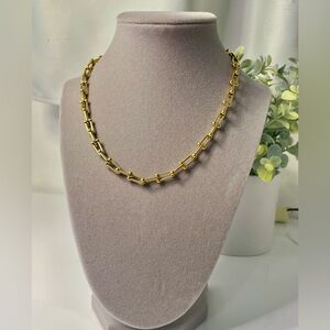 NWT U-shaped link chain Necklace Gold stainless steel spring ring claps. 16’